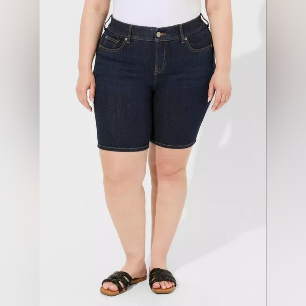 Torrid Bombshell Bermuda Premium Stretch High-Rise Short Sz 22 WS62 - Picture 2 of 9
